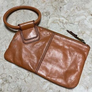 Hobo Sable Circle Wristlet Leather Salmon color
